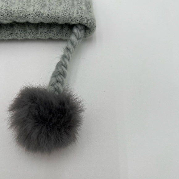 Top Paw Gray Soft L/XL Dog Pom Pom Balls Beanie Pet Cap Hat Tassels Winter  NWOT - Picture 4 of 5